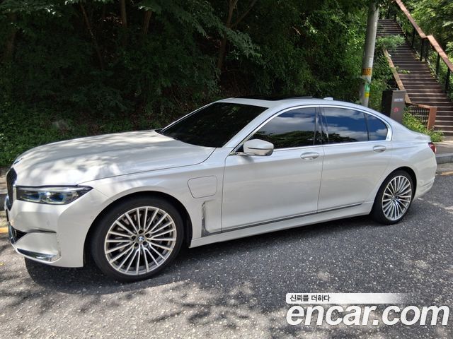 BMW 7 Series (G11) 745e iPerformance Design Pure Excellence 2021 — фото 6