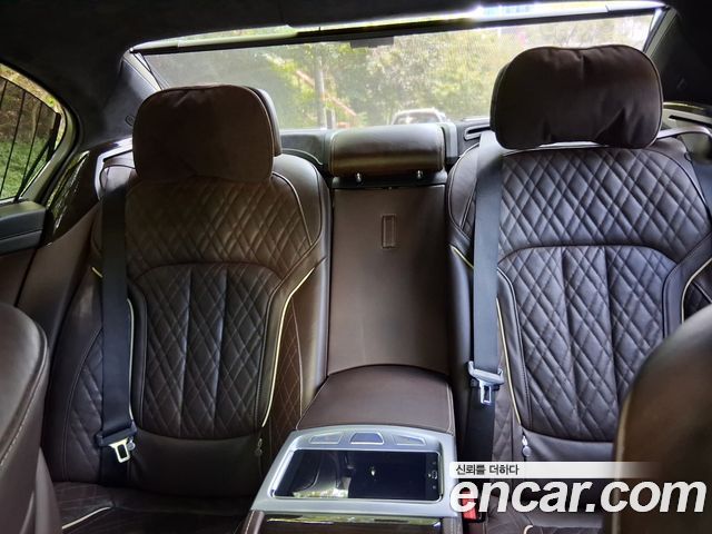 BMW 7 Series (G11) 745e iPerformance Design Pure Excellence 2021 — фото 21