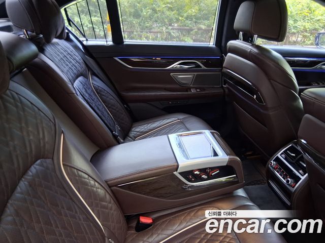 BMW 7 Series (G11) 745e iPerformance Design Pure Excellence 2021 — фото 22