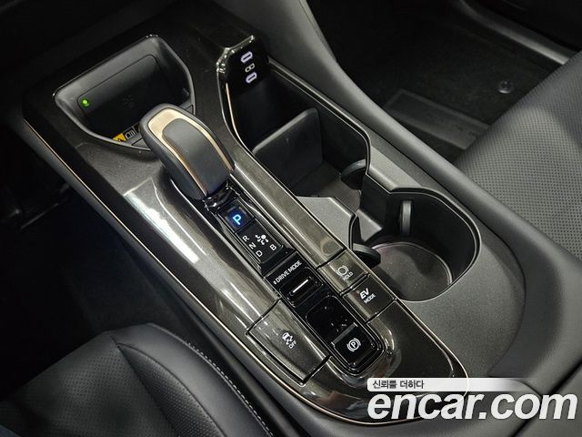 Toyota Crown Crossover 2.5 4WD Hybrid 2025 — фото 9