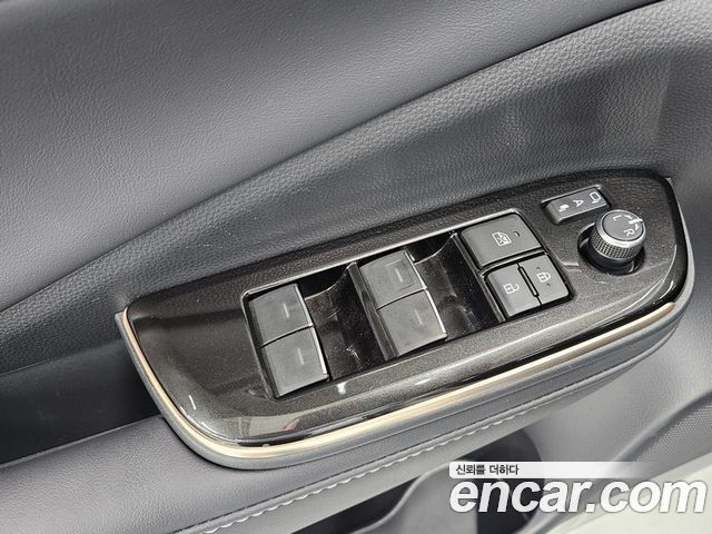 Toyota Crown Crossover 2.5 4WD Hybrid 2025 — фото 16