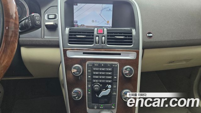 Volvo XC60 D5 AWD 1st 2011 — фото 20