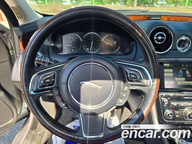 Jaguar XJ 3.0D Premium Luxury LWB X351 2014 — фото 15
