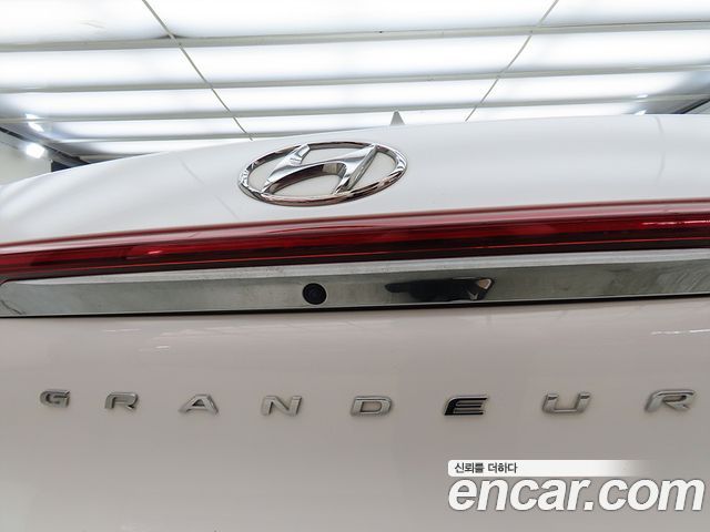 Hyundai Grandeur (IG) 2.5 Premium 2022 — фото 20