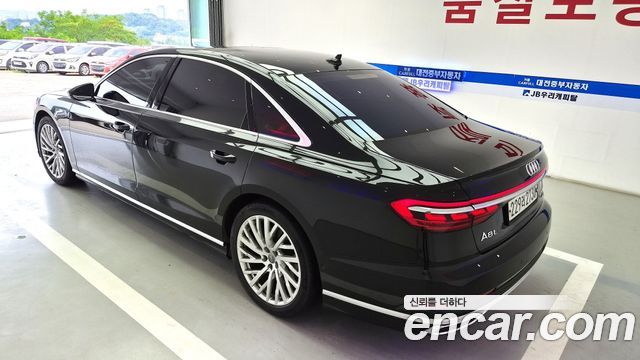Audi A8 (D5) 55 TFSI Quattro LWB 2020 — фото 16