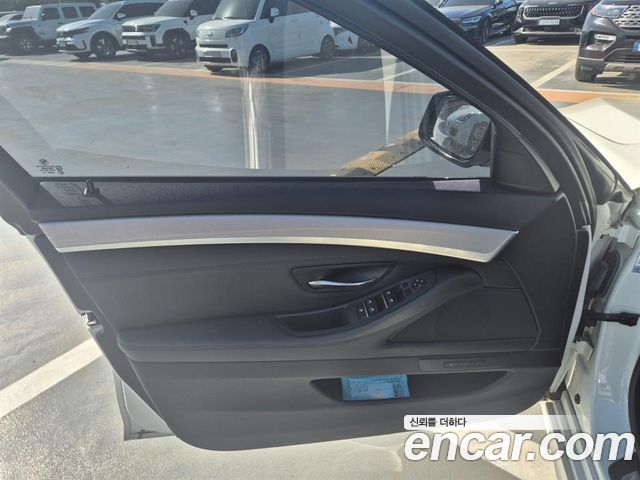BMW 5 Series (F10) 528i M Sport 2013 — фото 18