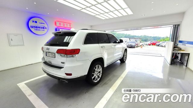 Jeep Grand Cherokee 3.0 Diesel Overland Summit WK2 2015 — фото 7