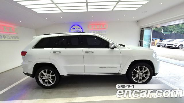 Jeep Grand Cherokee 3.0 Diesel Overland Summit WK2 2015 — фото 8