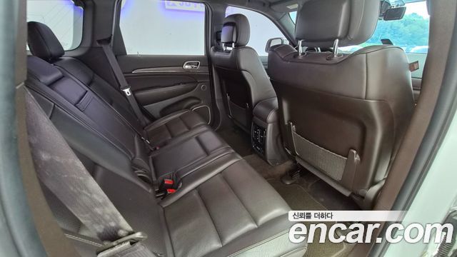 Jeep Grand Cherokee 3.0 Diesel Overland Summit WK2 2015 — фото 21