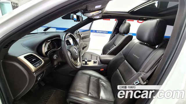 Jeep Grand Cherokee 3.0 Diesel Overland Summit WK2 2015 — фото 24
