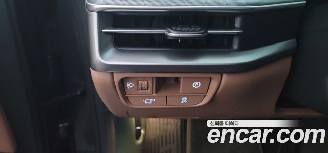 Hyundai Grandeur (GN7) 3.5 Gasoline 2WD Exclusive 2023 — фото 19