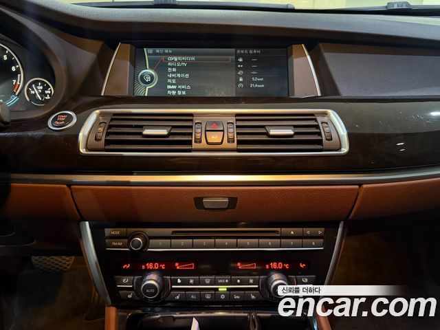 BMW 5 Series GT (F07) GT 50i xDrive 2012 — фото 16