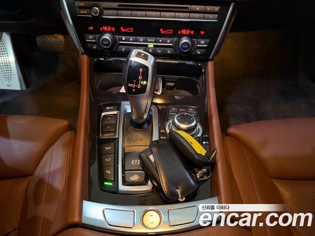 BMW 5 Series GT (F07) GT 50i xDrive 2012 — фото 17