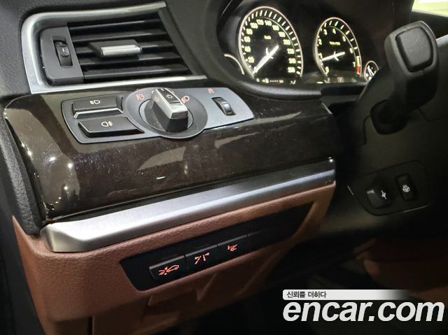 BMW 5 Series GT (F07) GT 50i xDrive 2012 — фото 20