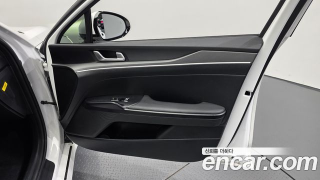 Kia K5 (III) 2.0 Prestige 2025 — фото 25
