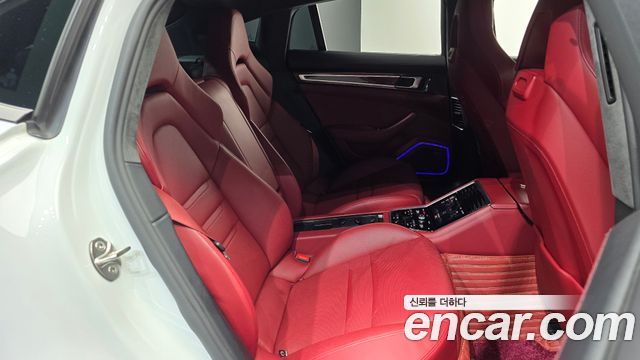 Porsche Panamera (971) 4.0 GTS 2019 — фото 11