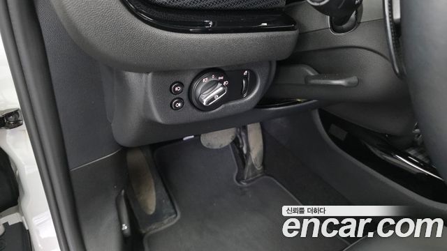 MINI Cooper Clubman Classic Plus Lite 2nd 2022 — фото 17