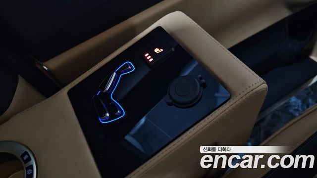 Kia Carnival (IV) Gasoline 9-seater Limousine(Special vehicle) 2021 — фото 36