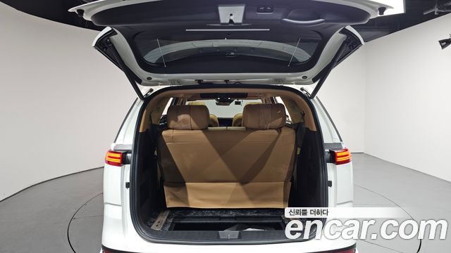 Kia Carnival (IV) Gasoline 9-seater Limousine(Special vehicle) 2021 — фото 37