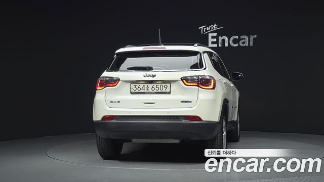 Jeep Compass (II) 2.4 Longitude AWD 2019 — фото 4
