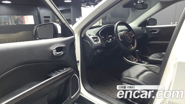 Jeep Compass (II) 2.4 Longitude AWD 2019 — фото 10