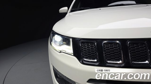 Jeep Compass (II) 2.4 Longitude AWD 2019 — фото 22
