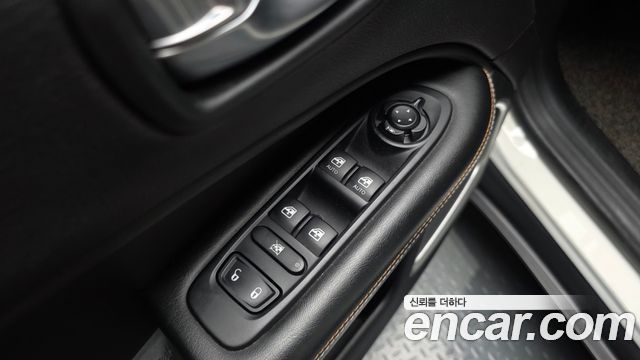 Jeep Compass (II) 2.4 Longitude AWD 2019 — фото 27