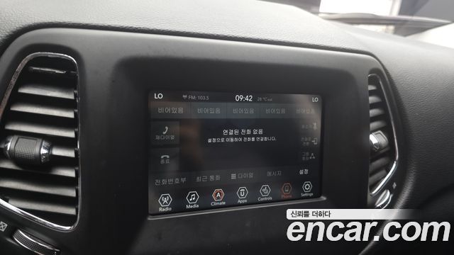 Jeep Compass (II) 2.4 Longitude AWD 2019 — фото 29