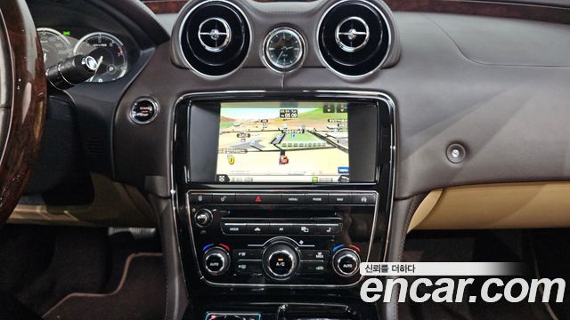 Jaguar XJ 3.0 SC AWD Premium Luxury LWB X351 2015 — фото 12