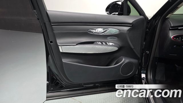 Genesis Electrified (GV70) e-AWD 2022 — фото 24