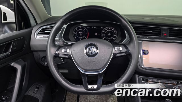 Volkswagen Tiguan (II) 2.0 TDI 4Motion Prestige 2018 — фото 13