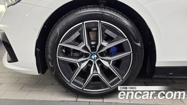 BMW 5 Series (G60) 520i M Sport 2026 — фото 5