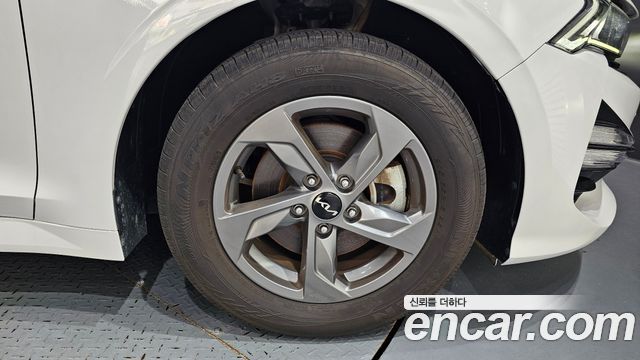 Kia K5 (III) 2.0 LPI(Renter car) Strandard 2023 — фото 5