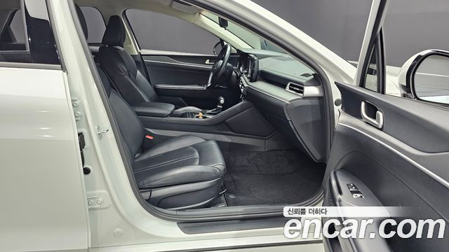 Kia K5 (III) 2.0 LPI(Renter car) Strandard 2023 — фото 11