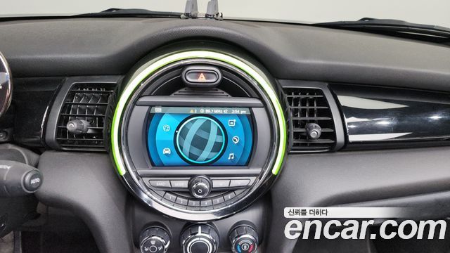 MINI Cooper Convertible Standard 3rd Generation 2021 — фото 11