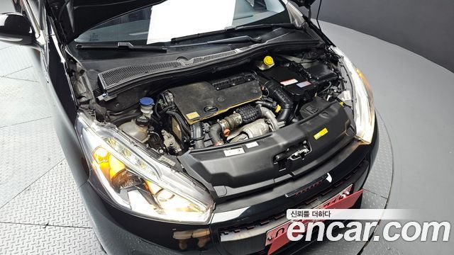 Peugeot 208 1.6 BlueHDi GT Line 5door 2019 — фото 6