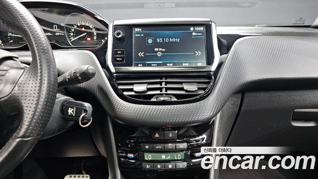 Peugeot 208 1.6 BlueHDi GT Line 5door 2019 — фото 14