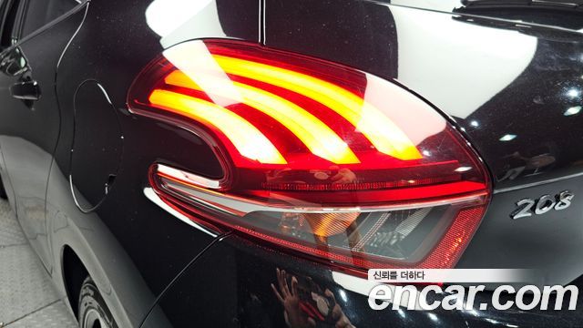 Peugeot 208 1.6 BlueHDi GT Line 5door 2019 — фото 23