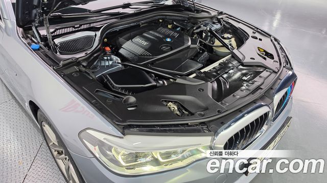 BMW 5 Series (G30) 520d xDrive M Sport Package Plus 2018 — фото 6