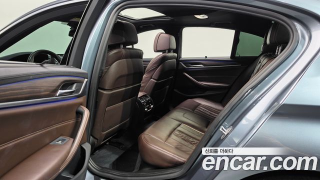 BMW 5 Series (G30) 520d xDrive M Sport Package Plus 2018 — фото 15