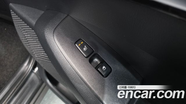Kia Seltos Gasoline 1.6 Turbo 4WD Gravity 2023 — фото 19