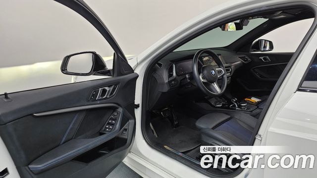 BMW 1 Series (F40) 120i M Sports 2023 — фото 10