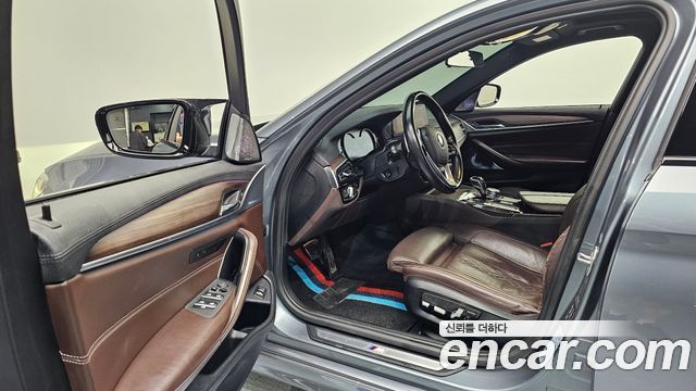 BMW 5 Series (G30) 520d xDrive M Sport Package Plus 2017 — фото 10
