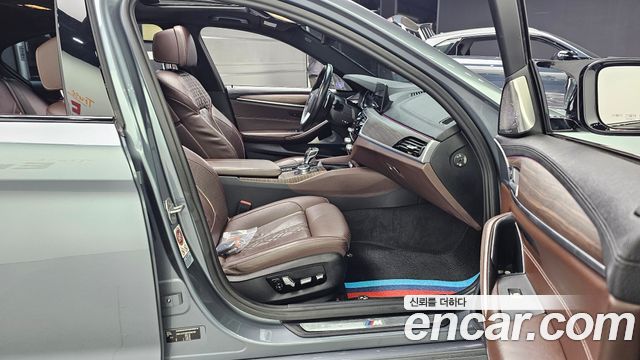 BMW 5 Series (G30) 520d xDrive M Sport Package Plus 2017 — фото 11