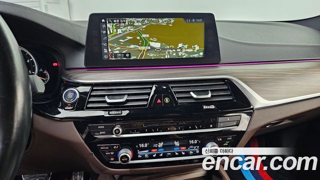 BMW 5 Series (G30) 520d xDrive M Sport Package Plus 2017 — фото 14
