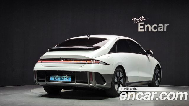 Hyundai Ioniq 6 Long Range Exclusive + 2023 — фото 2