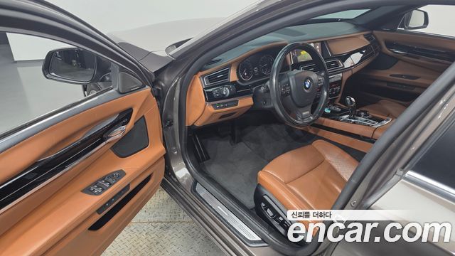 BMW 7 Series (F01) 740d xDrive Individual 2015 — фото 10