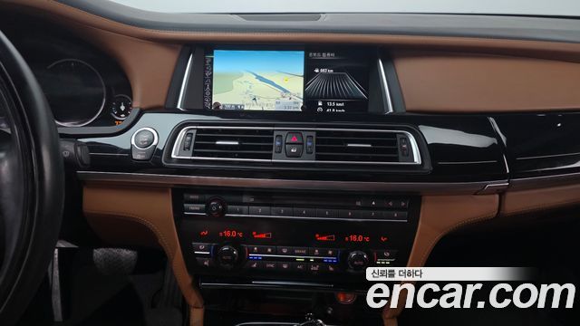 BMW 7 Series (F01) 740d xDrive Individual 2015 — фото 15