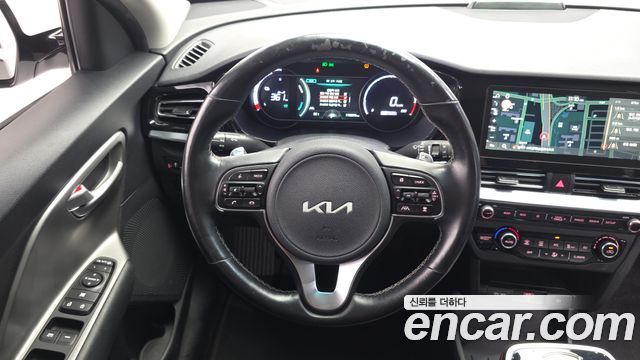 Kia Niro Plus Earth 2023 — фото 13