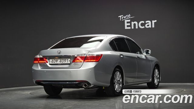 Honda Accord 2.4 9th 2014 — фото 2